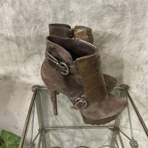 GUESS BY MARCIANO BROWN SUEDE snake print BUCKLED ZIP stacked Booties women’s 9M - Picture 3 of 10